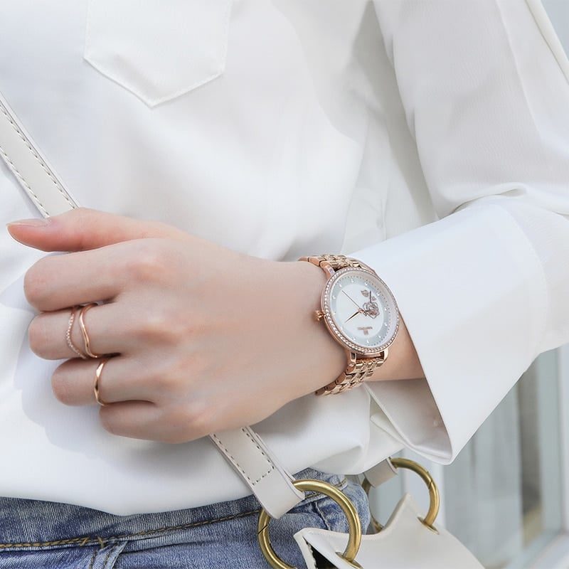 Relógio Feminino Elegante de Luxo Estilo Diamantes em Aço Inoxidável no Braço